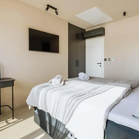 بيت للعطل In Tar With Private Swimming Pool *