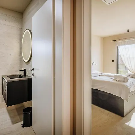 In Tar With Private Swimming Pool * Tar-Vabriga