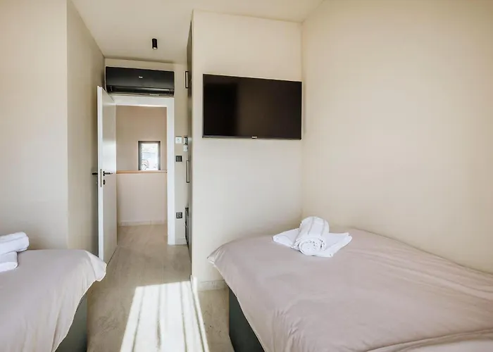 In Tar With Private Swimming Pool Vakantiehuis