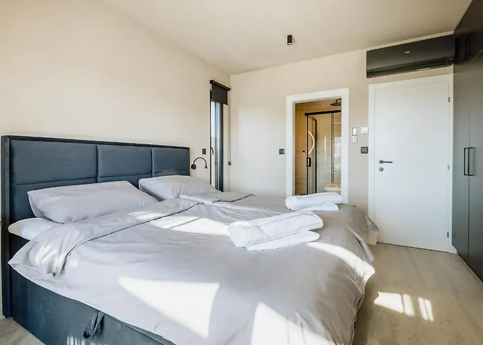 In Tar With Private Swimming Pool Vakantiehuis *