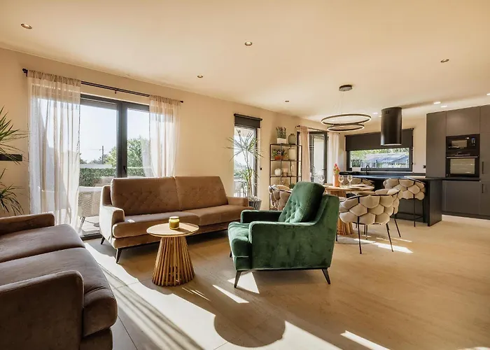 In Tar With Private Swimming Pool Vakantiehuis *