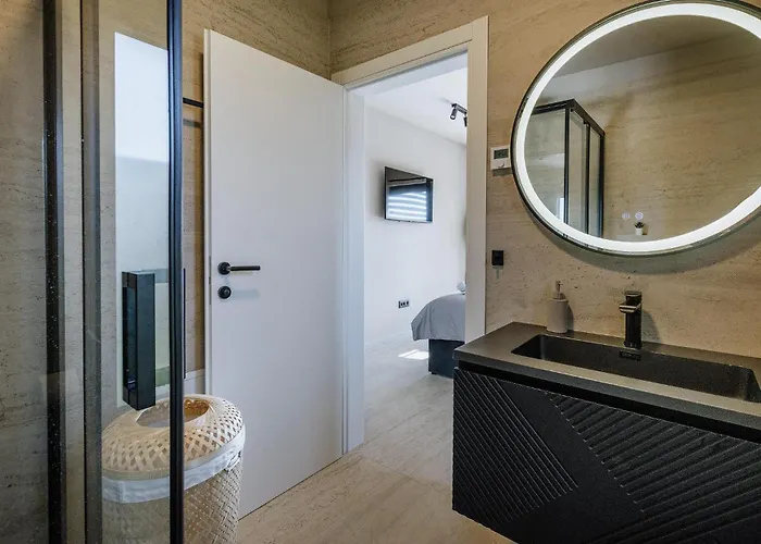 In Tar With Private Swimming Pool Tar-Vabriga